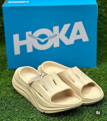 HOKA ONE ONE : U ORA Recovery Slide 3恢復拖鞋