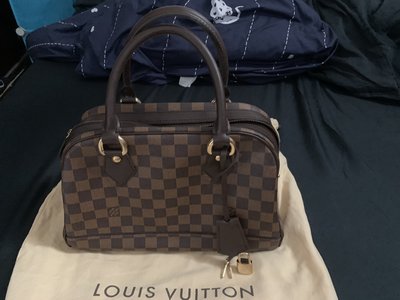 ☆╮小白私房貨╭☆ 9.5成真品 Louis Vuitton LV N60008 DamierDuom手提包（限高雄面交