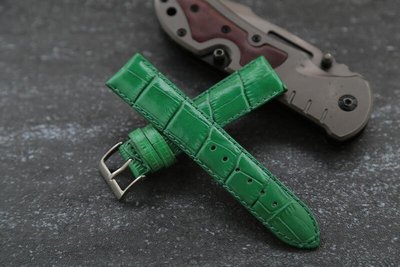 綠色高質感-18mm or 20mm-替代ck folli 原廠抗過敏,皮底皮面錶帶壓鱷魚皮紋,不鏽鋼錶扣
