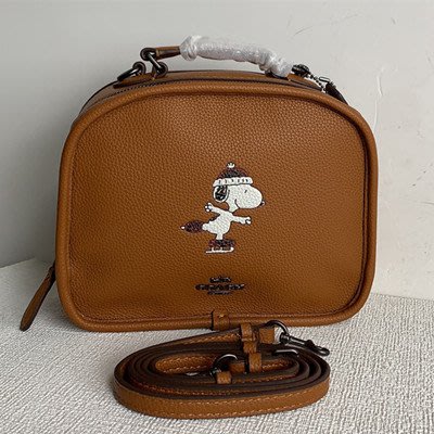 【九妹精品】COACH CE846  新款焦糖色 史努比盒子包 个性的盒子包 單肩包  側背包  女包