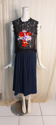 W829理優服飾刺繡花朵圖案黑色花朵蕾絲罩衫L