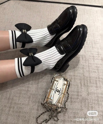 23秋冬新品Chanel襪子樂福鞋 這款鞋是 chanel專櫃超級火爆香奶奶老爹系!!!上腳真的顯高顯腿長!