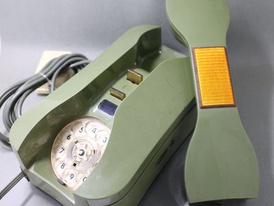 【古物獵藏】早期義大利復古經典轉盤式電話，外觀良好，電話功能正常，但接聽音量較小，可自行送維修，適合復古收藏當擺件裝飾