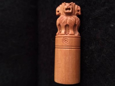 【新北永和】早期雕件—印度老山檀香6分圓印章~獅子