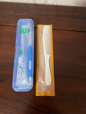 旅行用 牙膏+牙線棒+牙刷+梳子