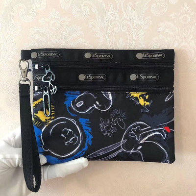 現貨直出 Lesportsac x Snoopy 塗鴉史努比 雙拉鍊可分類 化妝包 筆袋 收納包 夾層 附掛繩 可手掛 降落傘防水 推薦 限量回饋 明星大牌同款