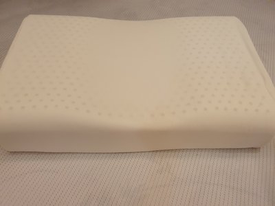 工廠直營--頂級枕頭系列特賣.人體工學波浪型乳膠枕.波浪型.傳統麵包型枕.均附內裡保護套及提袋