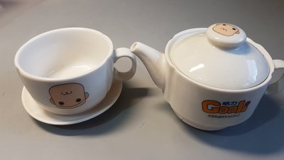 三合一咖啡杯組：咖啡杯、咖啡小茶壺、小碟子