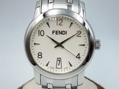 【發條盒子K0118】FENDI 芬迪 數字白面石英 不銹鋼鍊帶錶款 日期顯示 D55-2100G-003