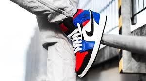 POMELO柚 Nike Air Air Jordan 1 Mid top 3 554724-124 黑紅白藍