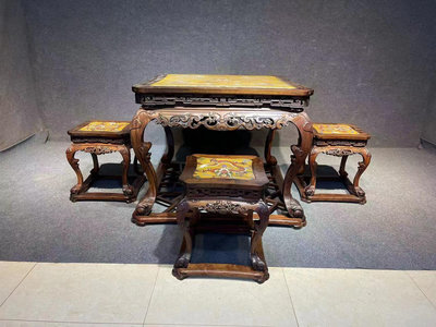 【二手】黃花梨大漆八仙桌，桌+4椅，高貴品質，雕刻精美，保存完好，有16562【古玩天下】古玩 收藏 古董